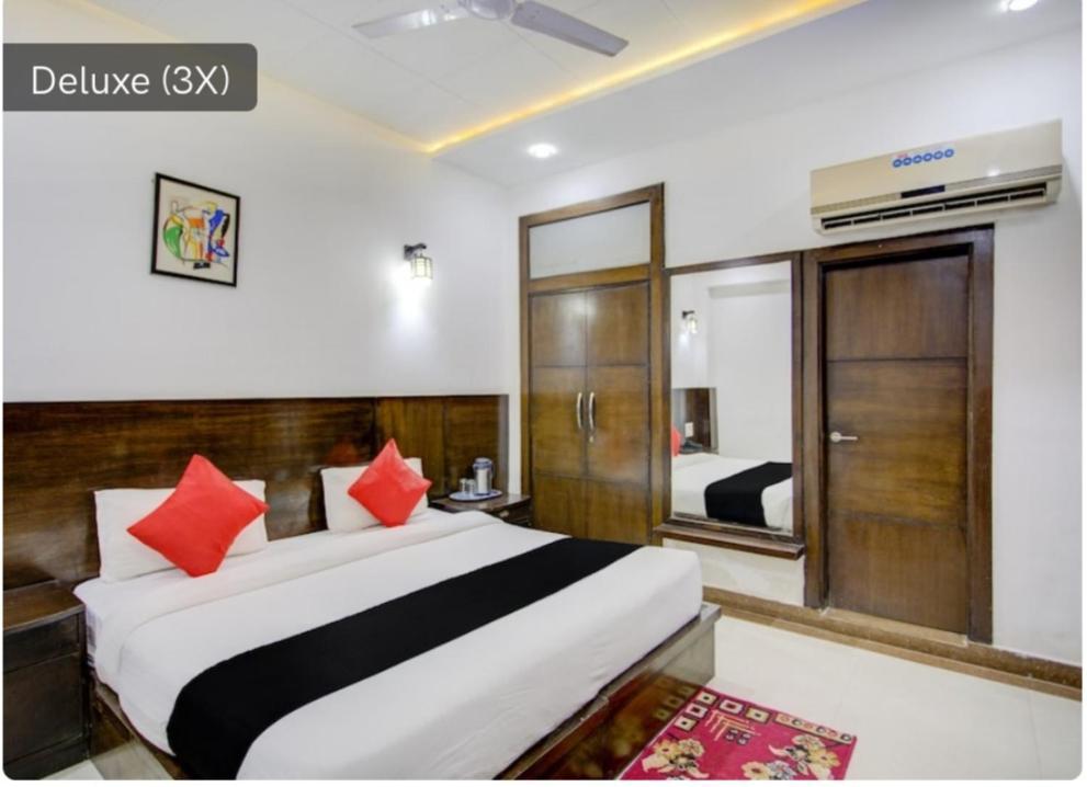 Dazzling East Gate Hotel Agra  Ngoại thất bức ảnh