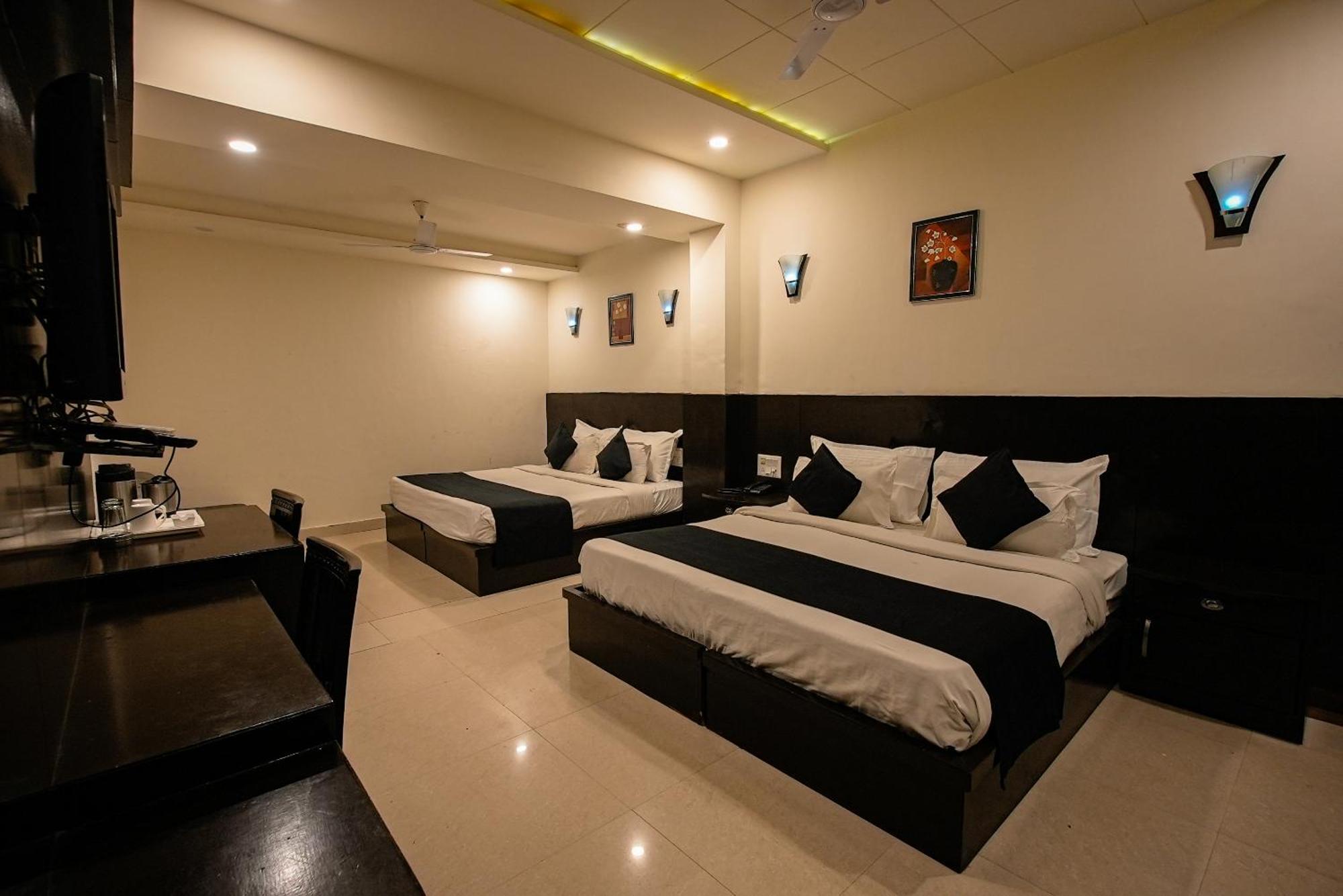 Dazzling East Gate Hotel Agra  Ngoại thất bức ảnh