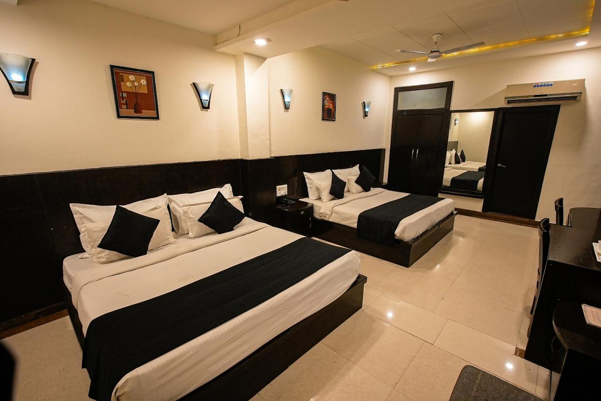 Dazzling East Gate Hotel Agra  Ngoại thất bức ảnh