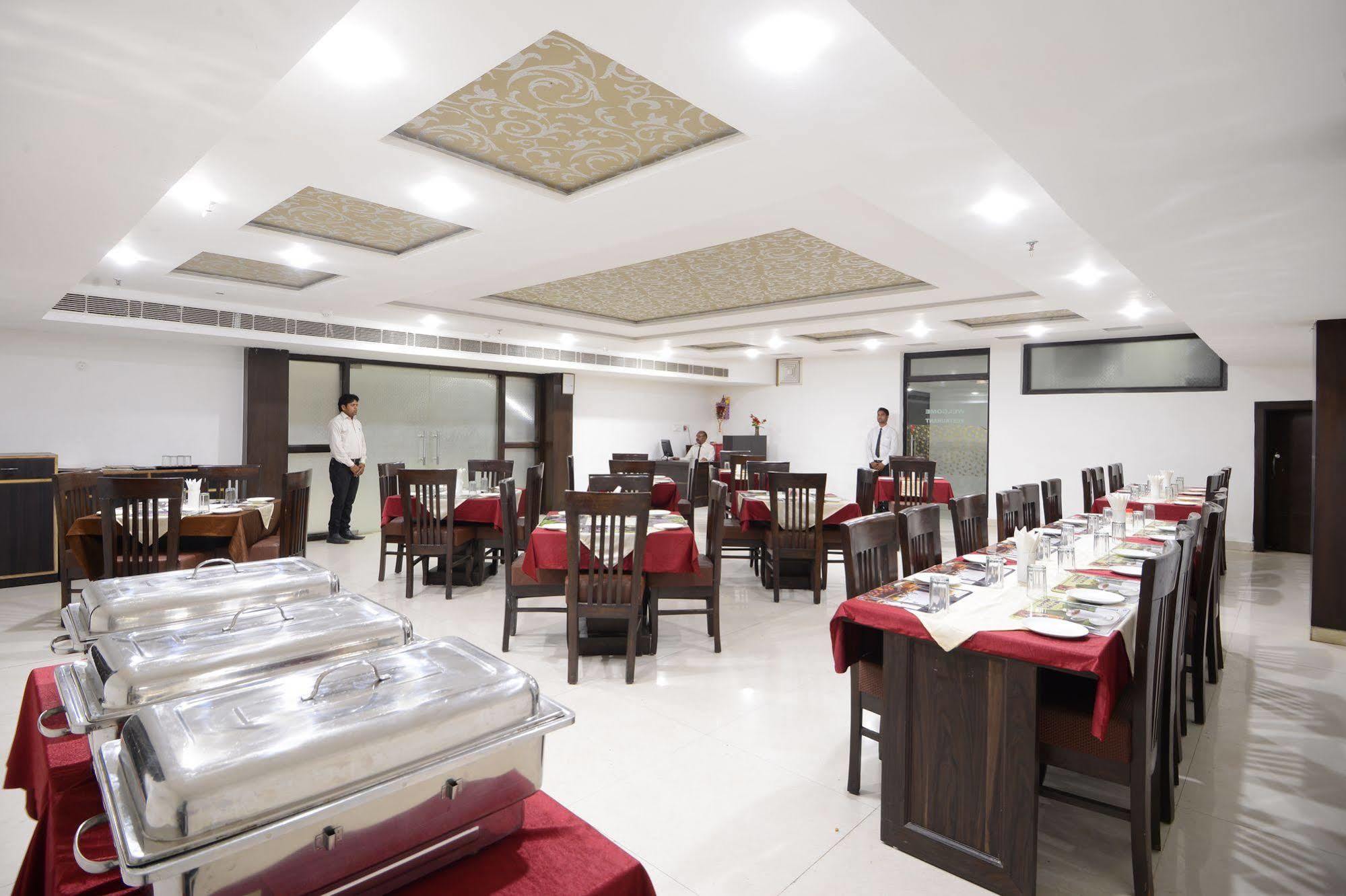 Dazzling East Gate Hotel Agra  Ngoại thất bức ảnh